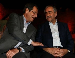 Cipro i due leader insieme_AFP_2