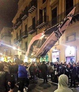 I tifosi del Palermo festeggiano l'arrivo di Corini quale allenatore del Palermo nel dicembre 2016