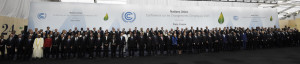 Foto di gruppo dei leader mondiali che partecipano alla conferenza sul clima di Parigi. (MARTIN BUREAU/AFP/Getty Images)