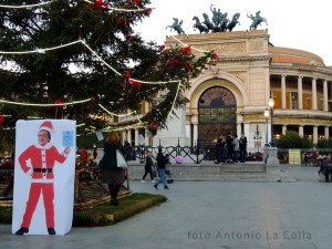 Babbo Natale al Politeama. Foto di Antonio La Colla