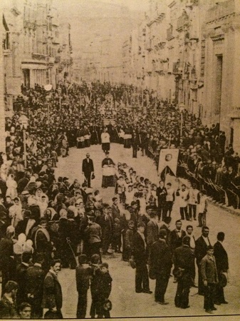 Processione madonna Porto Emp