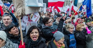 Proteste in Polonia contro i provvedimenti che limitano la libertà di stampa