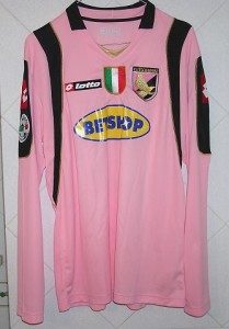 Quello scudetto sulla maglia è opera della squadra Primavera, qualche anno fa.