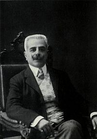 Giovanni Alfredo Cesareo fu uno dei primi autori a parlare di mafia a teatro