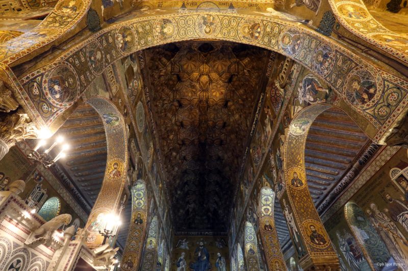 La cappella Palatina, all'interno di Palazzo dei Normanni a Palermo, sede dell'ARS. Foto Igor Petyx