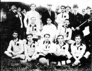 Una formazione del Palermo calcio nel 1910.
