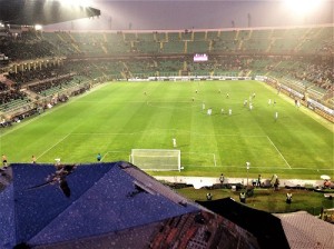 Contestazione da "Aventino" per Palermo-Inter: spalti vuoti nella zona dei club storici della Curva Nord superiore e il nuovo gruppo indipendente della Curva Sud inferiore a ranghi ridotti.