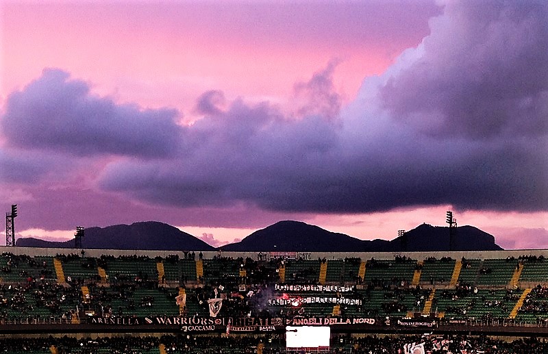 Pareggio con la seconda squadra, ma il cielo si tinge lo stesso di rosa: il Palermo rimane in testa alla classifica