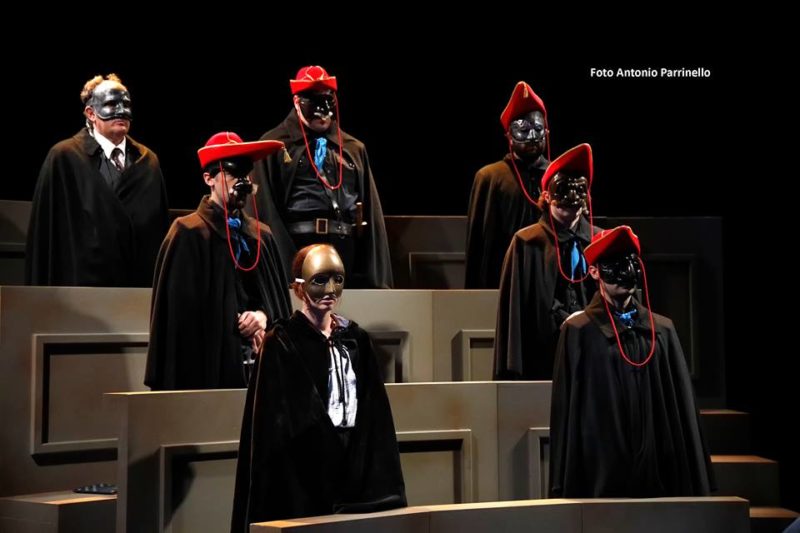 Studenti in maschera... Il Giuramento al Teatro Biondo di Palermo