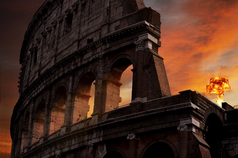 Roma Colosseo foto di Dario Veronesi da Unsplash M con espl nucleare