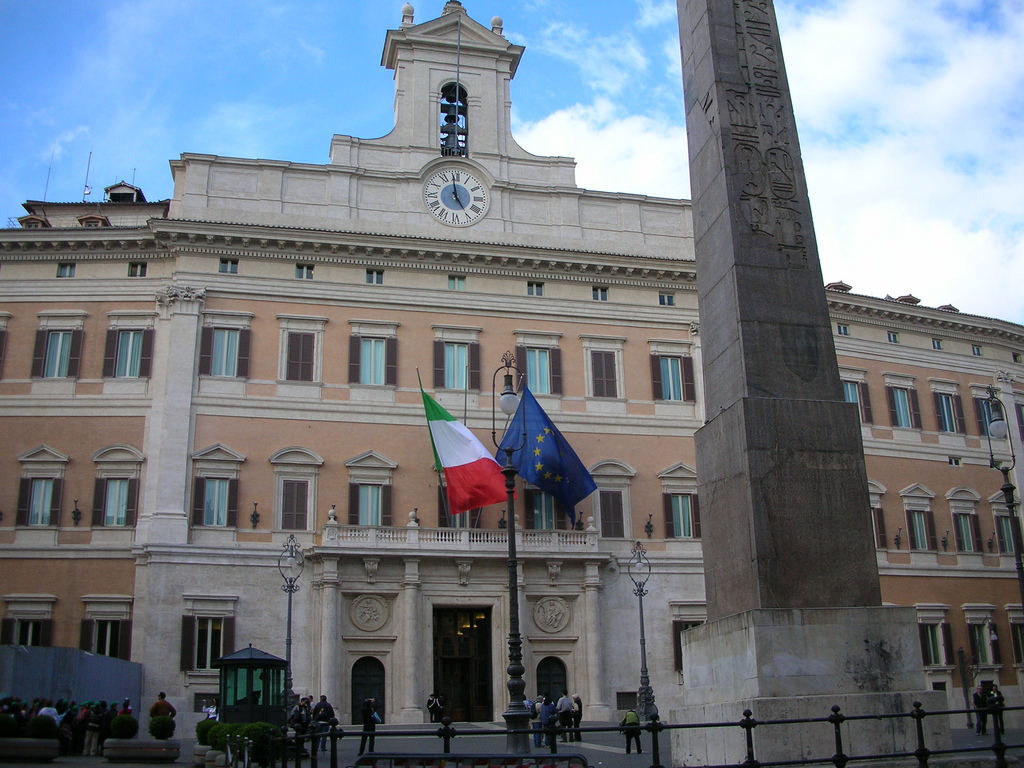 Parlaento italiano foto tratta da flickr