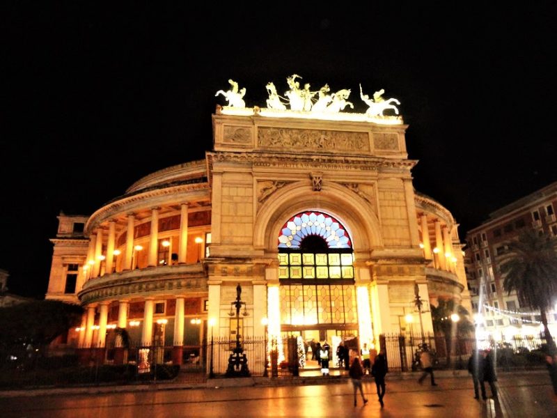 Teatro Politeama Garibaldi a Palermo foto di Lucelia Almeyda T