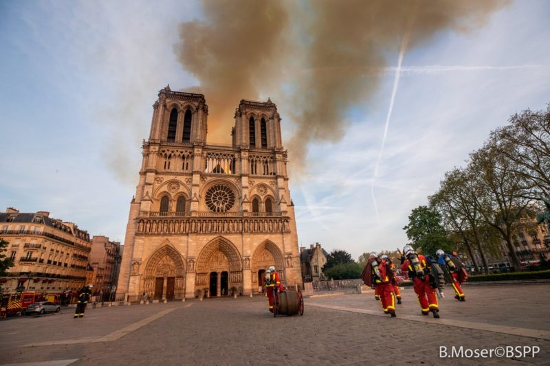 Notre Dame in fiamme 15 aprile 2019 dai pompier de paris