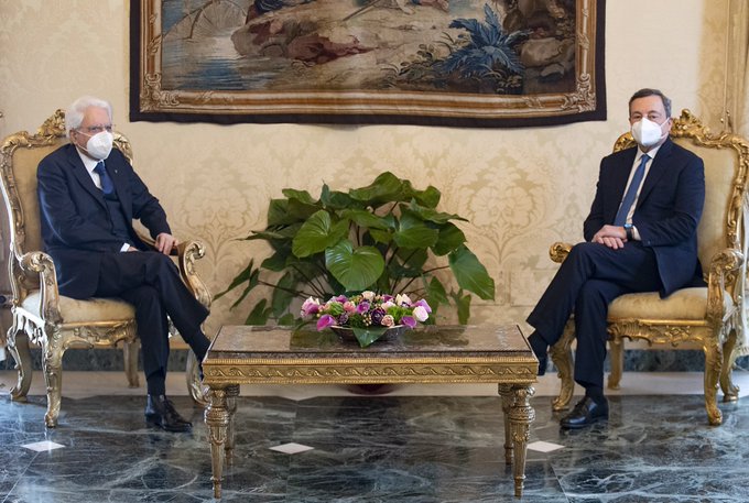 Mattarella e Draghi questa Italia del gossip