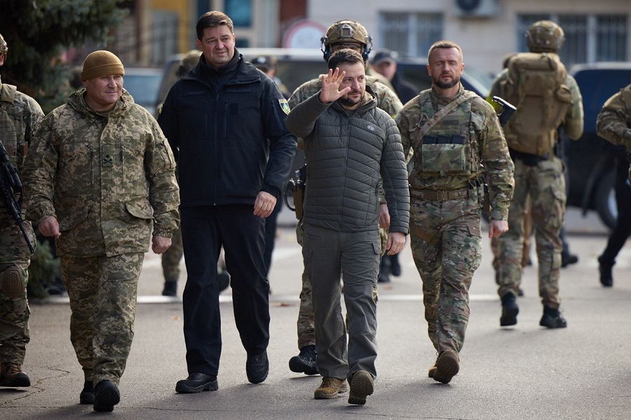 Scenari in Ucraina Zelensky a Kherson 14 nov 2022 M