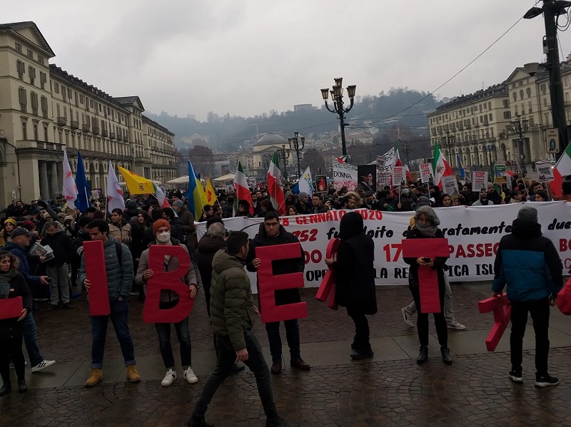 Manifestazione ucraini e iraniani Torino 8 gennaio 2023 M