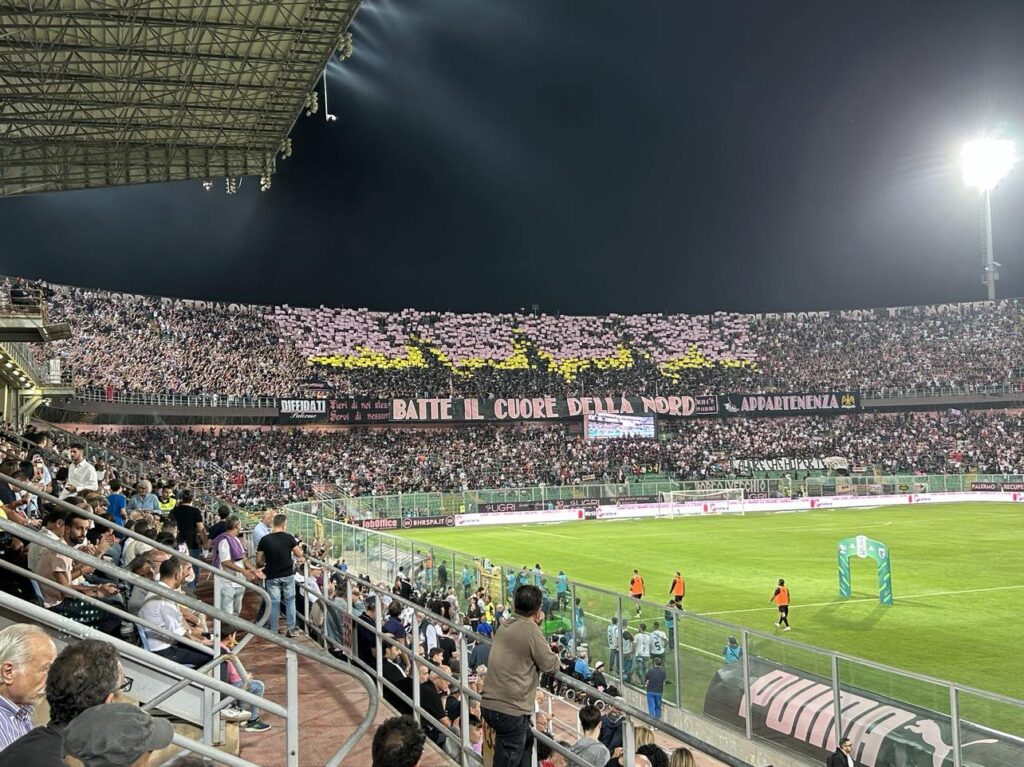 Tifosi rosanero al Barbera foto Antonio Calandriello